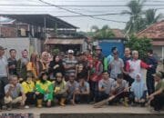 Warga RT 14 Kelurahan Talang Putri, Gotong Royong Bersama Bersihkan Lingkungan dan Fasilitas Umum