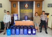 Polisi Jombang Gagalkan Pengiriman 22 Jerigen Tuak Asal Tuban