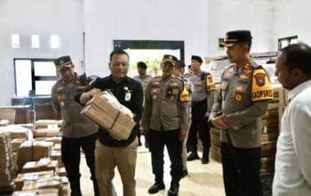 Cek Gudang Logistik KPU,Polres Jombang Pastikan Keamanan Pilkada 2024