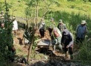 Sinergi Babinsa dan Masyarakat Gotong Royong Bangun Rumah Warga Kurang Mampu di Desa Peunalom I