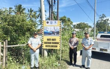 Tekan Angka Kecelakaan, Satlantas Polres Lhokseumawe Pasang Spanduk Imbauan Titik Rawan Kecelakaan