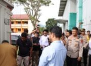 Kapolres Aceh Tengah Dan Forkopimda Tinjau Kedatangan Logistik Pemilihan Kepala Daerah