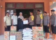 Brimob Kompi 2 Batalyon B Pelopor Aramiyah Salurkan Bantuan Sosial Berupa Sembako Kepada Korban Banjir Di Desa Pekan Seruway Kec. Seruway Kab. Aceh Tamiang