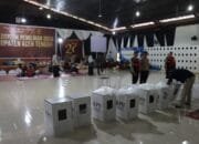 Polres Aceh Tengah Amankan Proses Packing Logistik Pemilihan Di Gudang Logistik KIP