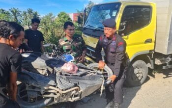 Quick Respon Brimob Kompi 2 Batalyon B.Pelopor Evakuasi Korban Laka di Desa Birem Rayeuk.