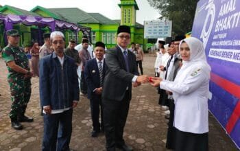 13 ASN Purna Tugas Kemenag Bener Meriah Diberikan Cindra Mata Pada HAB Ke-79