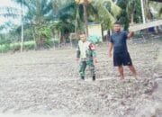 Dalam Upaya Mendukung Program Ketahanan Pangan, Sertu Iskandar Muda Turun Langsung Membantu Petani