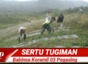 Tingkatkan Ketahanan Pangan Babinsa Dampingi Petani Cabe Membersihkan Lahan