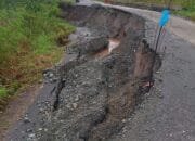 Warga Minta Jalan Amblas di Jalur Isaq-jagong Jeget Segera Ditangani