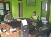 Babinsa Koramil 09/Ketol Lakukan Komsos Dengan Aparatur Desa Rejewali