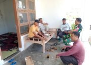 Babinsa Koramil 09/Ketol Gelar Komsos Bahas Keamanan Warga Pendatang di Desa Pondok Balik