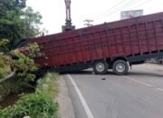 Sat Lantas Polres Pidie Jaya Tangani Laka Lantas Tunggal