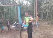 Babinsa Koramil 09/Ketol Bersama Warga Lakukan Karya Bhakti Pengecekan Menasah di Karang Ampar