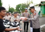 Kapolres Pidie Kembali Bagikan Ratusan Paket Takjil Gratis Kepada Warga 