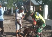 Babinsa Koramil 09/Ketol Gotong Royong Bersihkan Lingkungan Masjid Al Huda