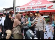 Berkah Ramadhan: Kapolres Pidie Jaya dan Jajaran Bagikan Takjil untuk Masyarakat di Jangka Buya