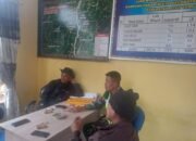 Babinsa Koramil 07/Atu Lintang Jalin Kedekatan Lewat Komunikasi Sosial dengan Warga Desa Binaan