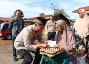 Polres Aceh Tengah Peduli, Kapolres Salurkan 20 Paket Sembako Dan Tali Asih Ke Warga Mekar Maju