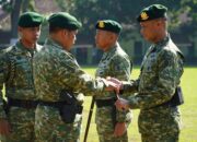 Tongkat kepemimpinan Resimen Armed 2 Kostrad berganti