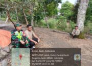 Babinsa Koramil 09/Ketol Laksanakan Komsos Bersama Warga Desa Jaluk