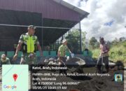 Babinsa Koramil 09/Ketol Bersama Warga Gelar Gotong Royong di Kampung Buge Ara
