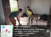 Babinsa Koramil 10/Celala Bantu Warga Bangun Dapur Rumah di Desa Brawang Gading