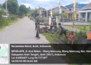 Babinsa Koramil 09/Ketol Laksanakan Karya Bhakti Bersama Warga Desa Pantan Penyo