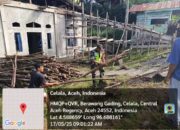 Babinsa Koramil 10/Celala Bantu Warga Gotong Royong di Desa Berawang Gading