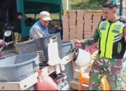 Babinsa Koramil 05/Linge Lakukan Pemeriksaan Dagangan Pedagang Keliling Untuk Antisipasi Makanan Tidak Layak Konsumsi