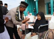 Kapolres Aceh Tengah Laksanakan Shalat Idul Adha dan Salurkan Bantuan Sosial untuk Warga