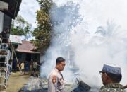 Polsek Meurah Mulia Sigap Tanggapi Kebakaran Kios Kayu di Desa Rangkileh