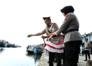 Peringati Hari Bhayangkara ke-79, Kapolres Aceh Timur Pimpin Upacara Tabur Bunga di Laut Sebagai Bentuk Penghormatan kepada Pahlawan