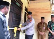 Peringati Hari Bhayangkara Ke-79, Polres Aceh Timur Serahkan Bantuan Rumah Rehab Warga Peudawa