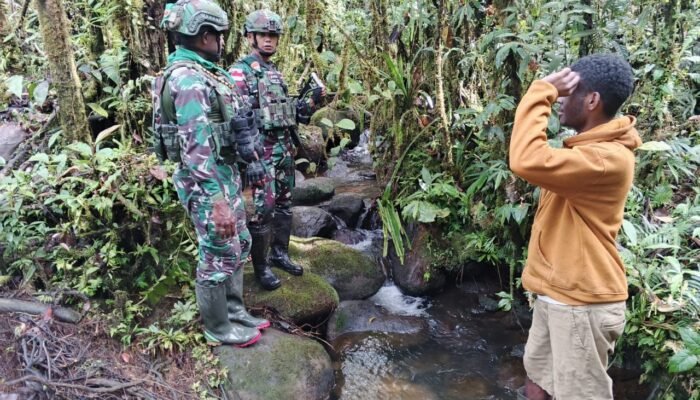 Pos Tarup Tinjau Lokasi Sumber Air Bersih di Distrik Tarup untuk Dukung Program TNI Manunggal Air
