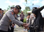 Jumat Curhat di Kute Panang, Polres Aceh Tengah Hadirkan Solusi dan Salurkan Bantuan Sembako