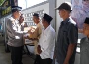 Kapolres Pidie Serahkan Sembako dan Santunan kepada Anak Yatim di Kecamatan Peukan Baro