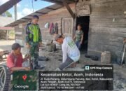 Babinsa Koramil 09/Ketol Laksanakan Komsos Bersama Warga di Desa Gelumpang Payung
