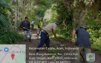 Wujud Kepedulian Babinsa, Gelar Gotong Royong Bersama Warga di Desa Blang Kekumur
