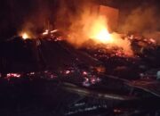 Tiga Rumah di Bener Meriah Ludes Terbakar, Polisi dan Warga Gotong Royong Bersihkan Puing