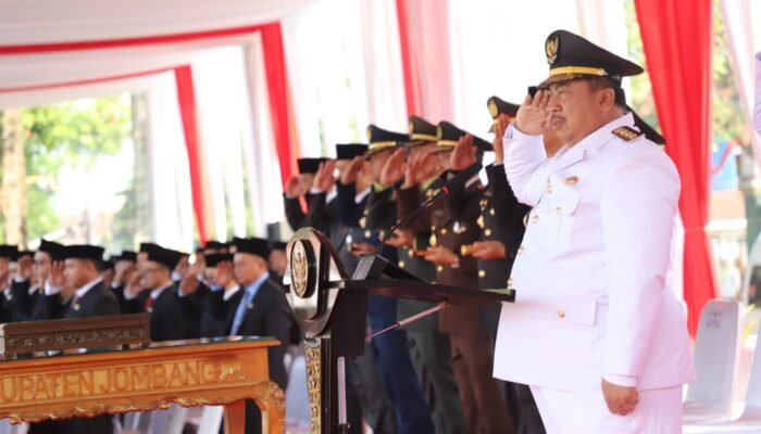 Upacara HUT RI ke-80 Pertama Dipimpin Bupati Warsubi