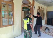 Babinsa Koramil 09/Ketol Bersama Warga Laksanakan Pembersihan Musalla di Desa Jalan Tengah