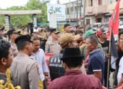 Kapolres Aceh Tamiang Pimpin Langsung Pengamanan Aksi Damai Forum Rakyat di Komplek Pertamina Rantau