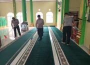 Jajaran Polres dan Polsek Aceh Tengah Kompak Bersama Warga, Gelar Jumat Bersih di Lingkungan dan Masjid