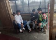 Babinsa Koramil 09/Ketol Laksanakan Komsos Bersama Warga Desa Jaluk