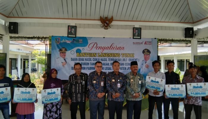 Penyaluran BLT DBHCHT 2025 di Kecamatan Plandaan, Ratusan Buruh Rokok dan Petani Terima Bantuan