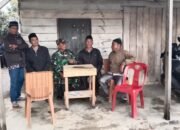 Babinsa Koramil 06/Jagong Jalin Keakraban dengan Warga Melalui Komsos di Desa Bukit Kemuning