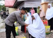 Polres Aceh Tengah Hadir Membawa Berkah: Warga Pucuk Deku Terharu terima Sembako dan Layanan Kesehatan Gratis