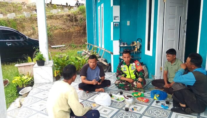 Babinsa Koramil 09/Ketol Gelar Komsos Bahas Antisipasi Dampak Curah Hujan Tinggi di Desa Pantan Penyo