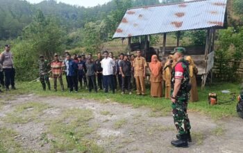 Dansatgas TMMD ke-126 Pimpin Apel Pembersihan Makam Datu Merah Mege