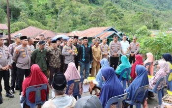 Jumat Berkah Polres Aceh Tengah Berbagi Dengan Warga Pilar Jaya 20 Paket Sembako Dan Tali Asih Diterima